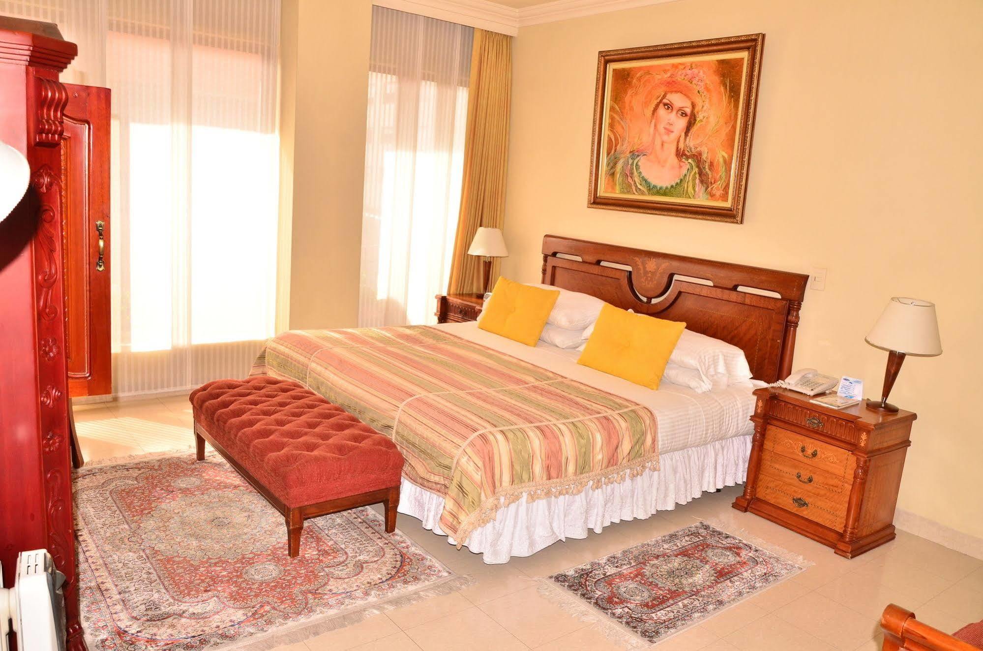 Hotel La Font Boutique Bogota Bagian luar foto